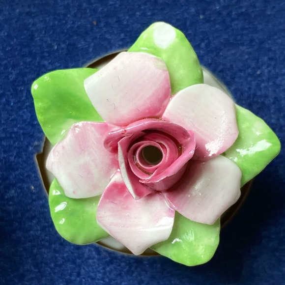 Vintage Royal Adderley Floral Bone China Salt & Pepper Shakers - Picture 7 of 14